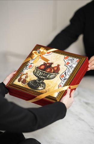 Atatürk ve İmzası Çerçeveli Tablo Kutu Lüks Lokumlu