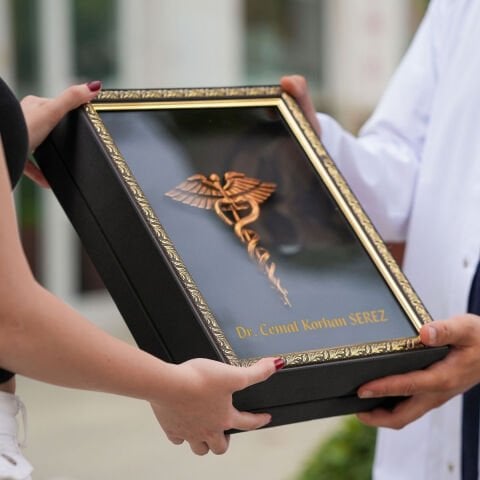 Tıp Figürlü Doktor Hediyesi Büyük Boy Lüks Lokumlu