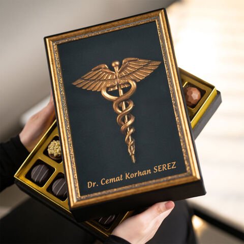Tıp Figürlü Doktor Hediyesi Orta Boy Spesiyal Çikolatalı