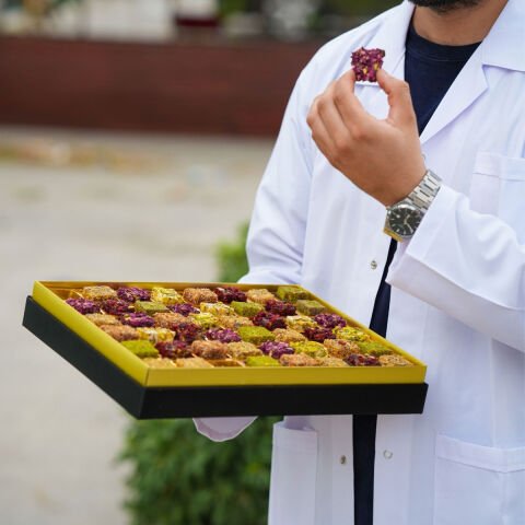 Tıp Figürlü Doktor Hediyesi Orta Boy Lüks Lokumlu
