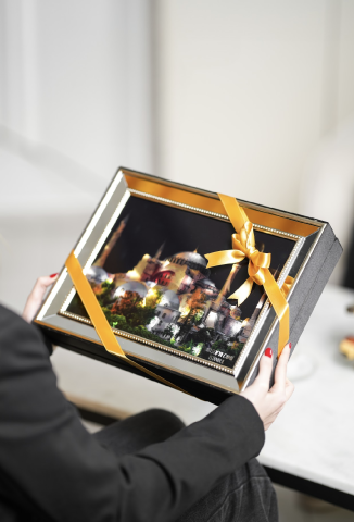 Ayna Çerçeveli Karaca Kutusu Spesiyal Çikolatalı